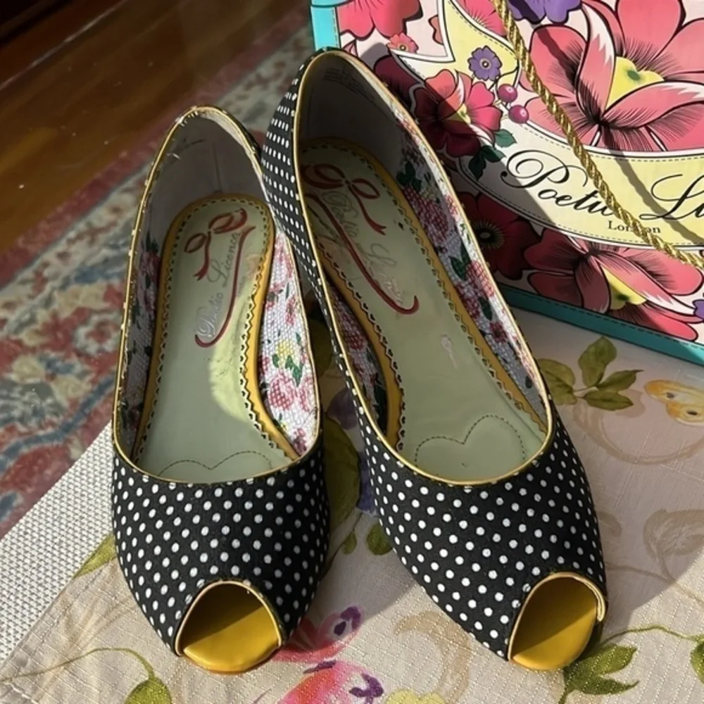 POETIC LICENSE | A Charmed Life Retro Print Polka Dot Print Wedges, size 38